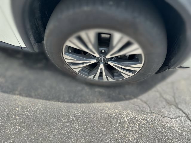 Used 2023 Nissan Rogue SV AWD/4WD image 12