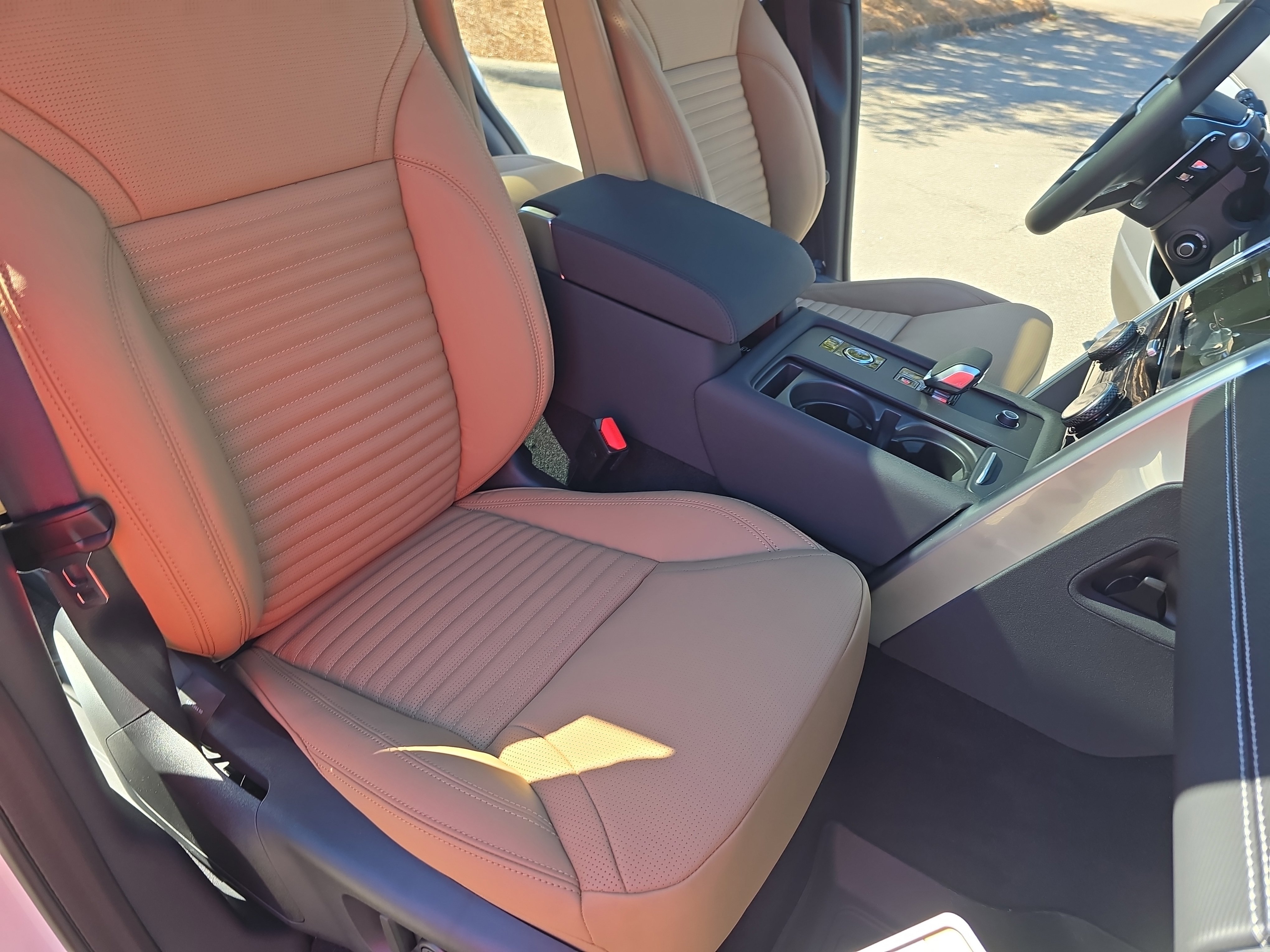 New 2026 Land Rover Discovery Limited Edition image 10