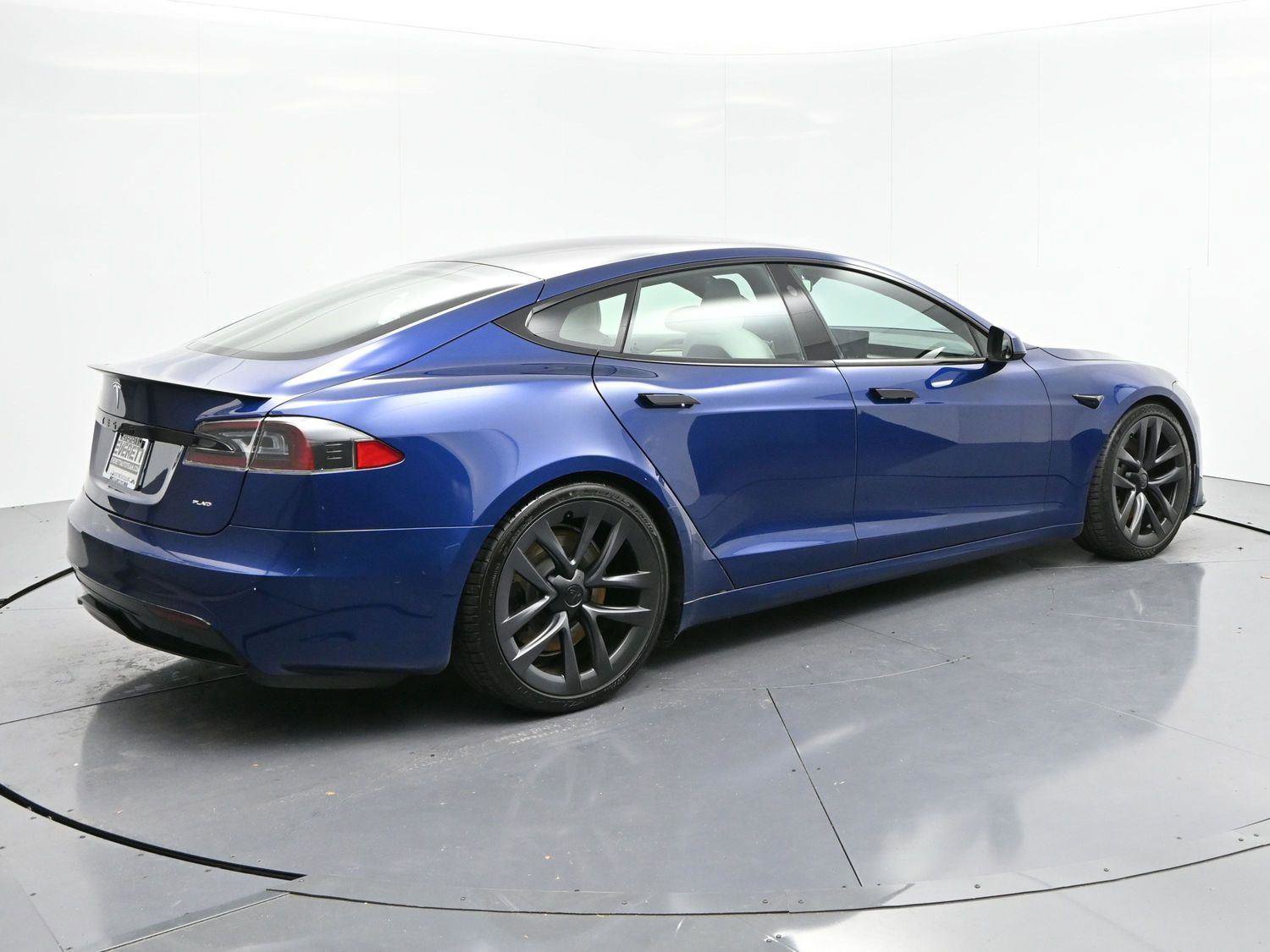 Used 2021 Tesla Model S Plaid image 7