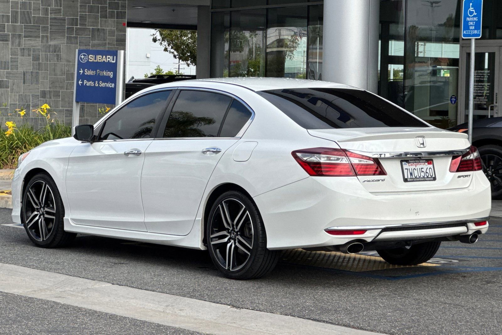 Used 2017 Honda Accord Sport image 6