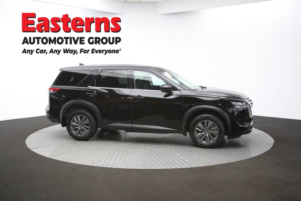 Used 2024 Nissan Pathfinder S image 47