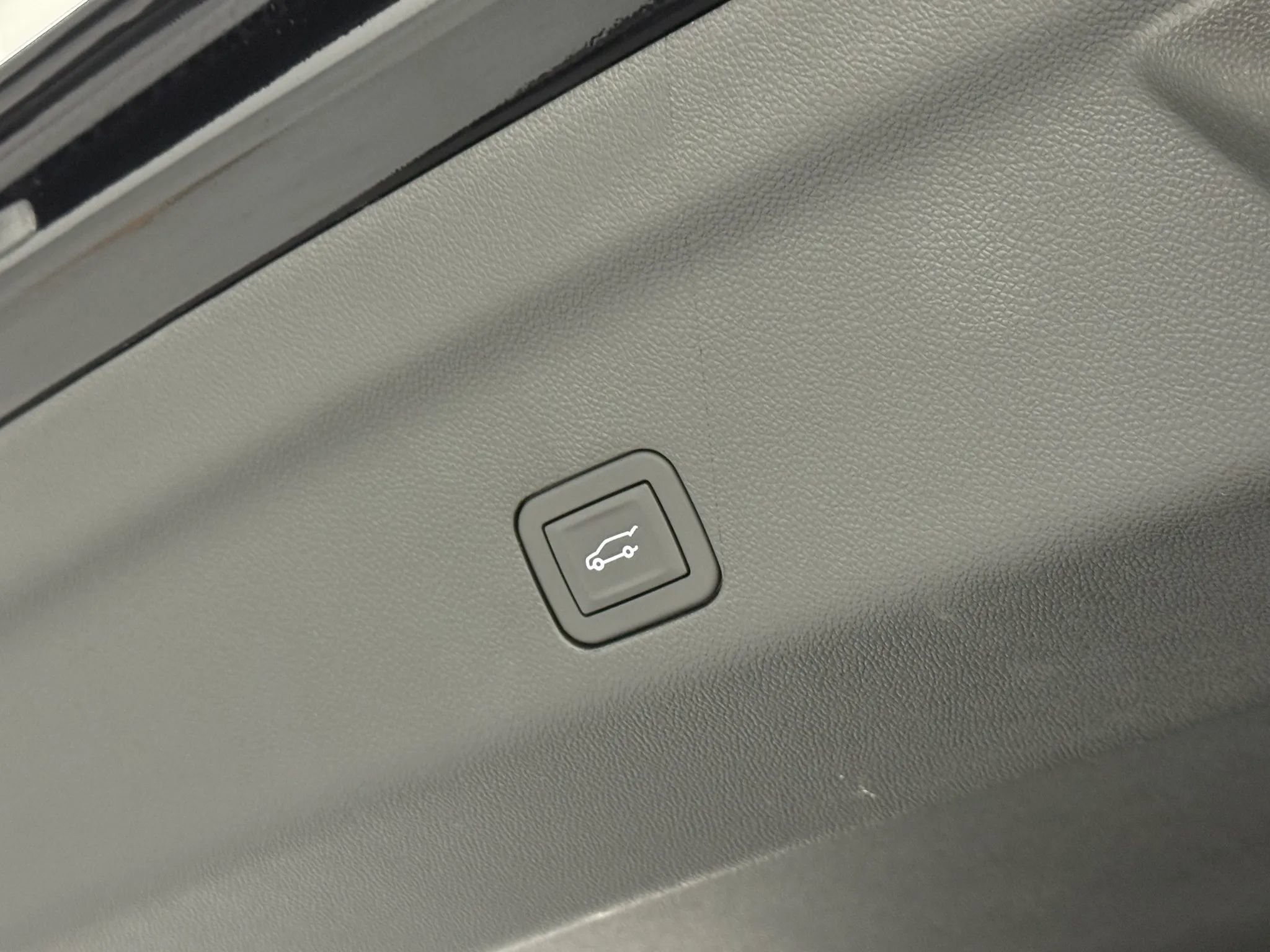 Used 2026 Cadillac Escalade ESV V w/ LPO, ONYX Package image 37