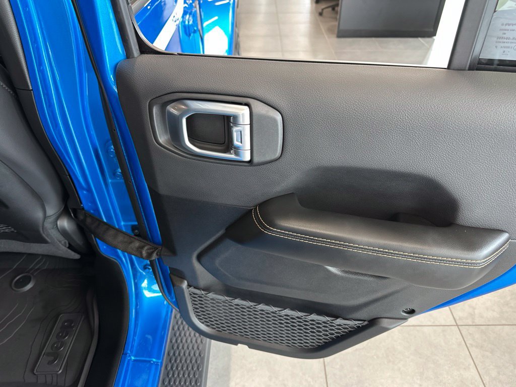 New 2026 Jeep Wrangler Unlimited Sahara w/ Whitecap Package AWD/4WD image 13
