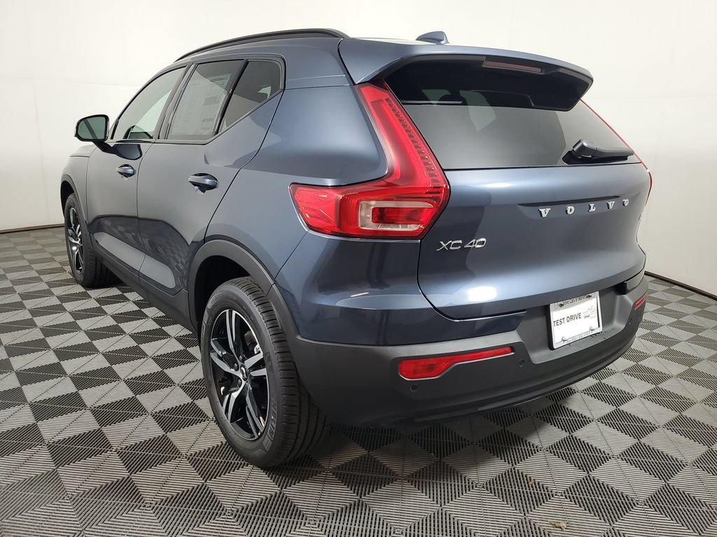 New 2026 Volvo XC40 B4 Core w/ Protection Package Premier FWD image 4