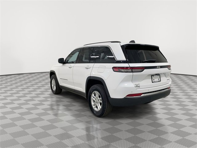 Used 2024 Jeep Grand Cherokee Laredo image 8