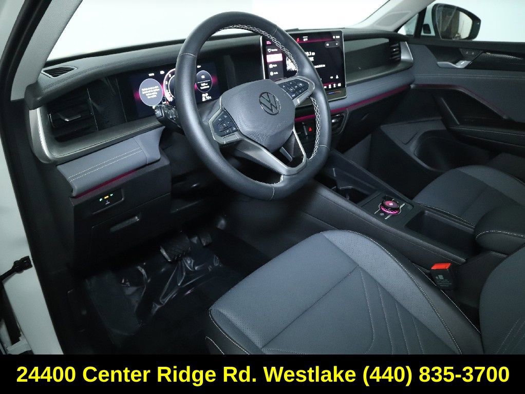Used 2025 Volkswagen Tiguan SE image 17