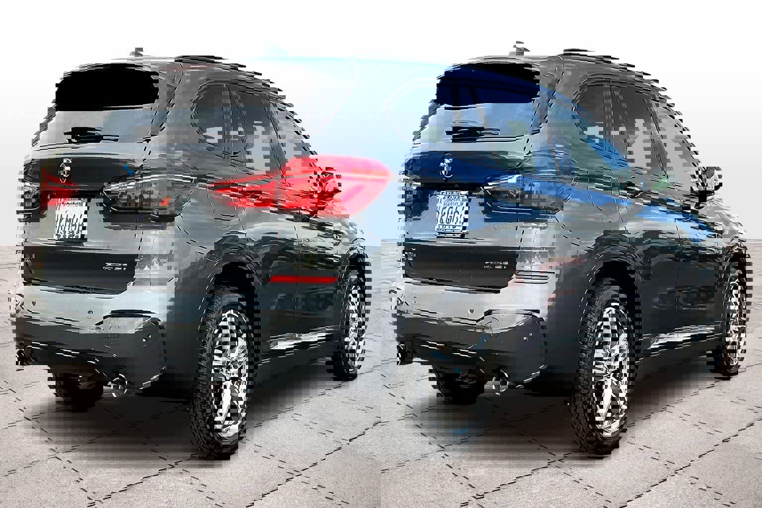 Used 2019 BMW X1 xDrive28i w/ M Sport Package image 16