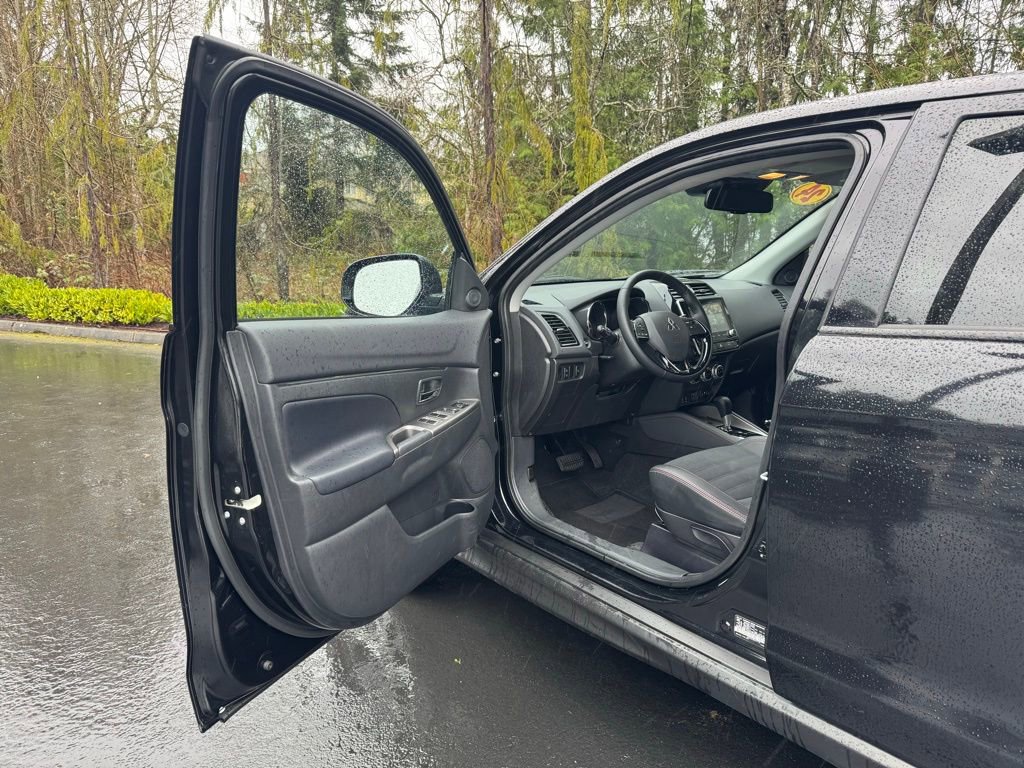 Used 2024 Mitsubishi Outlander Sport SE AWD/4WD image 6