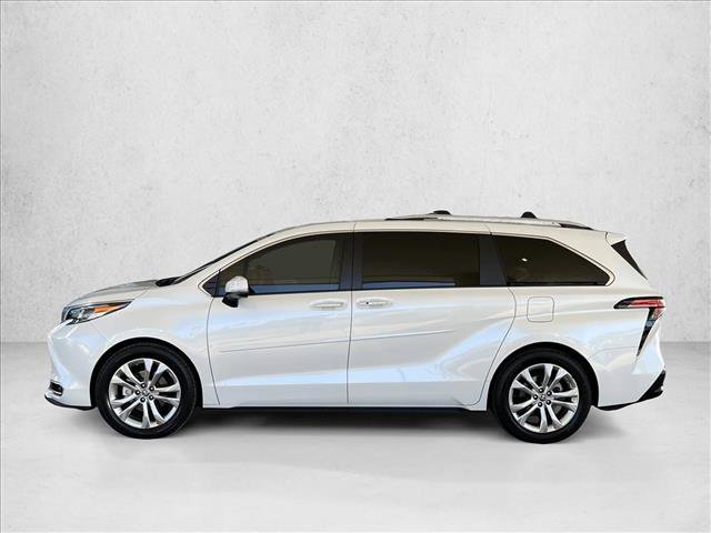Used 2022 Toyota Sienna Platinum video 2