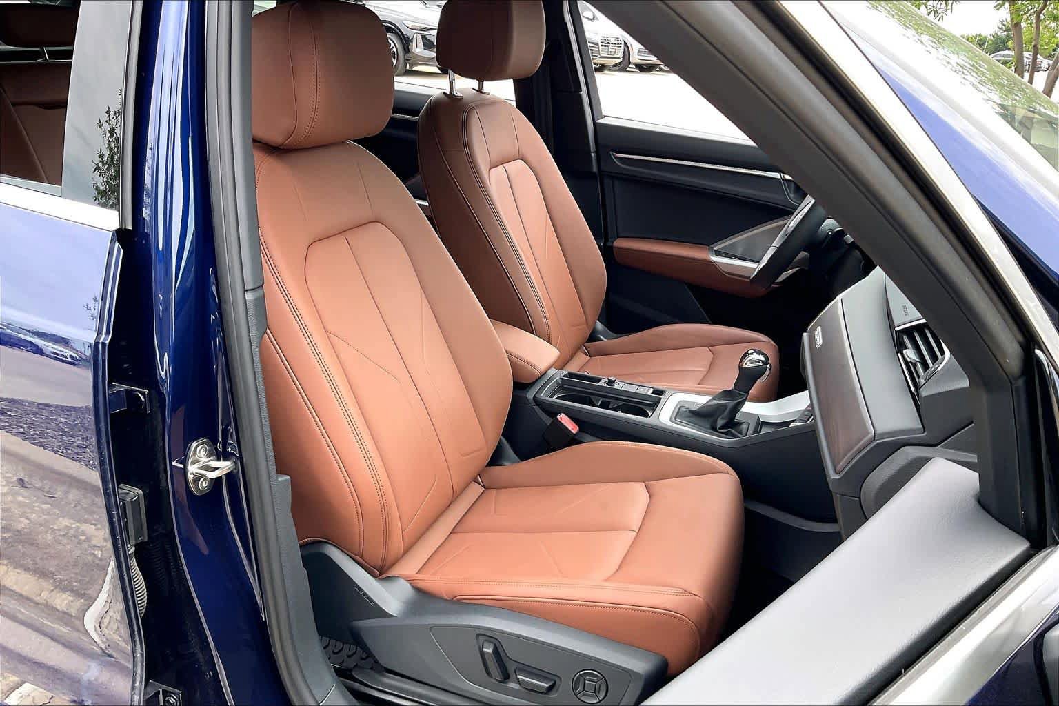 Used 2025 Audi Q3 2.0T Premium Plus w/ Premium Plus Package AWD/4WD image 9