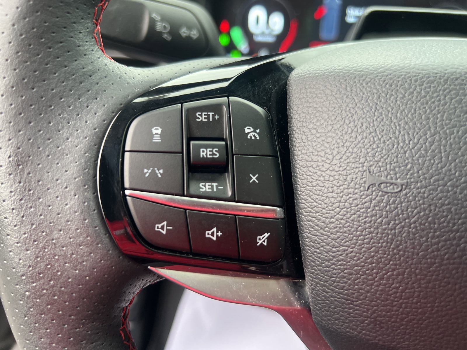 Used 2025 Ford Explorer ST-Line w/ Premium Package AWD/4WD image 28