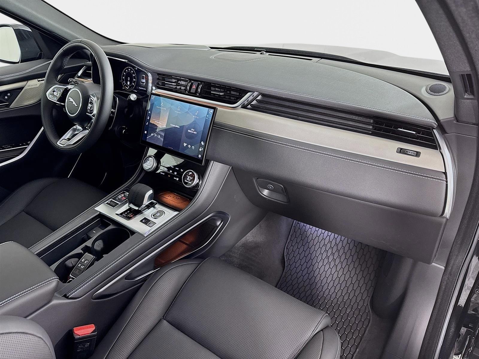 New 2026 Jaguar F-PACE R-Dynamic S AWD/4WD image 31