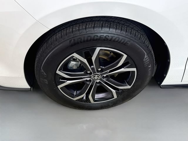Used 2025 Toyota Sienna Platinum AWD/4WD image 34