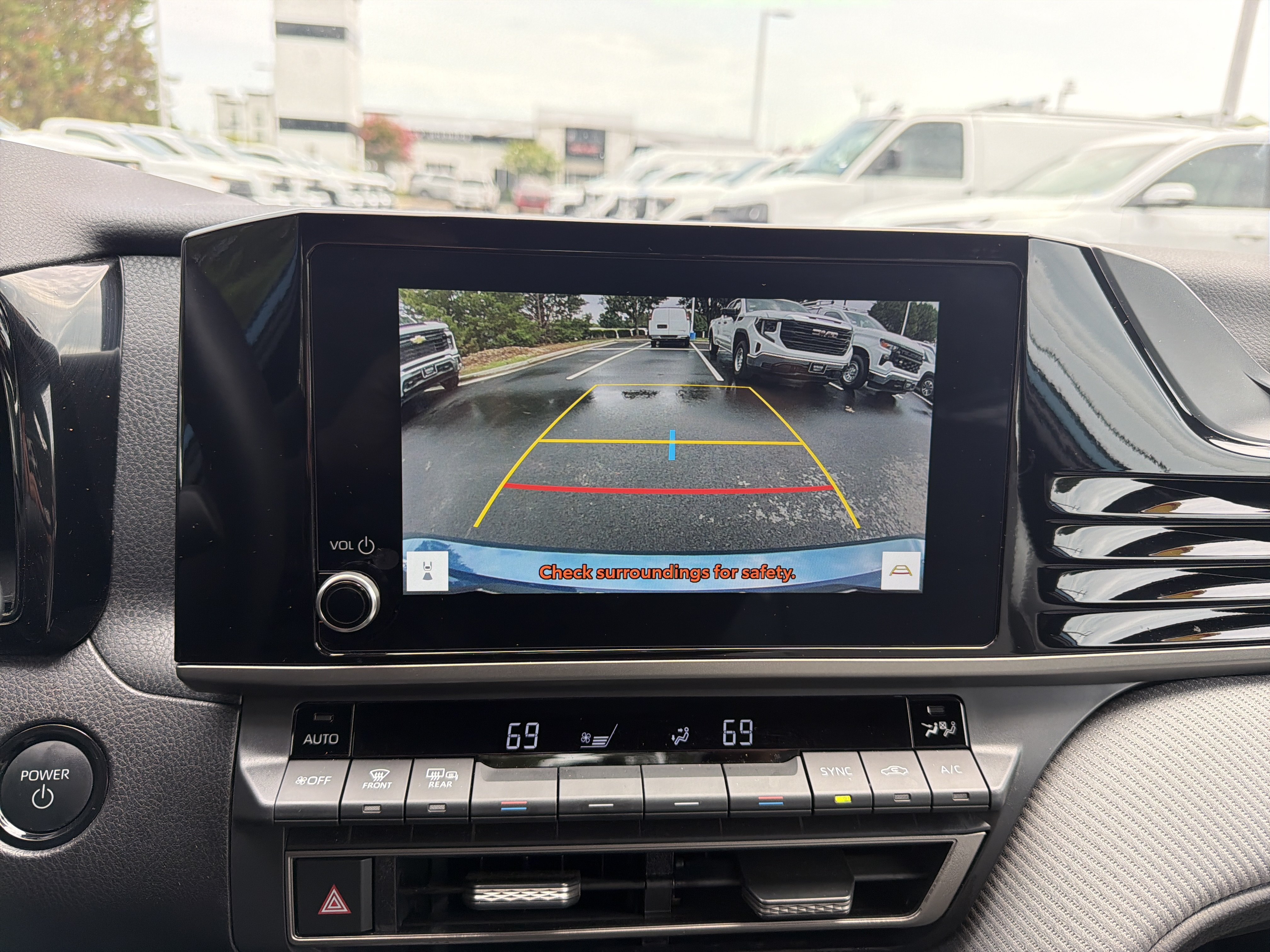 Used 2025 Toyota Camry SE FWD image 25