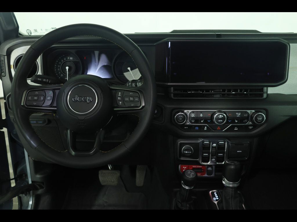 Used 2024 Jeep Wrangler Unlimited AWD/4WD image 13