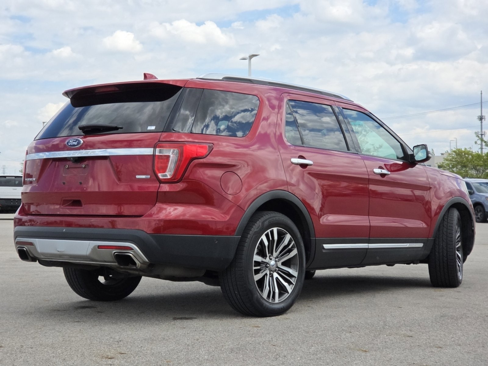 Used 2016 Ford Explorer Platinum AWD/4WD image 18