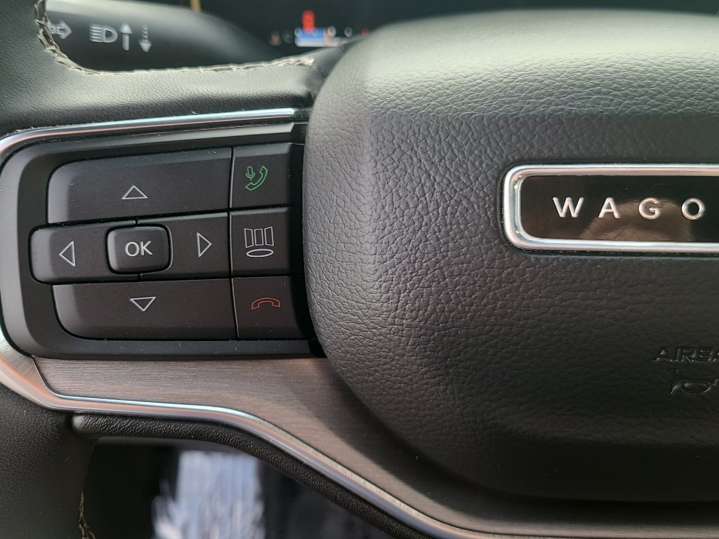 Used 2024 Jeep Wagoneer Series II AWD/4WD image 34