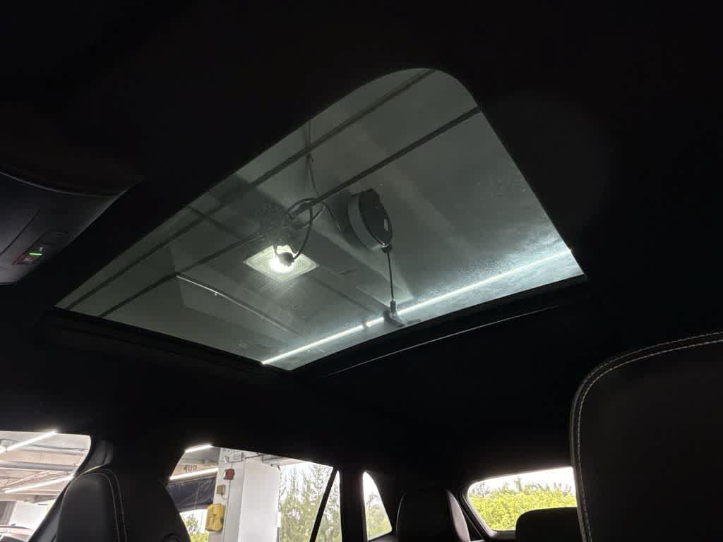 Certified 2023 Volkswagen Atlas Cross Sport SE w/ Panoramic Sunroof Package FWD image 21