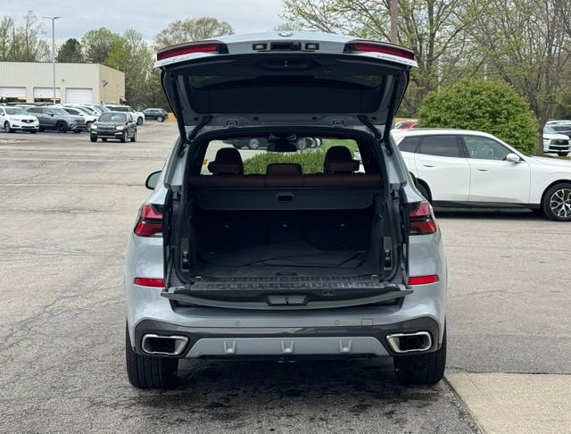 Certified 2025 BMW X5 xDrive40i w/ M Sport Package AWD/4WD image 33