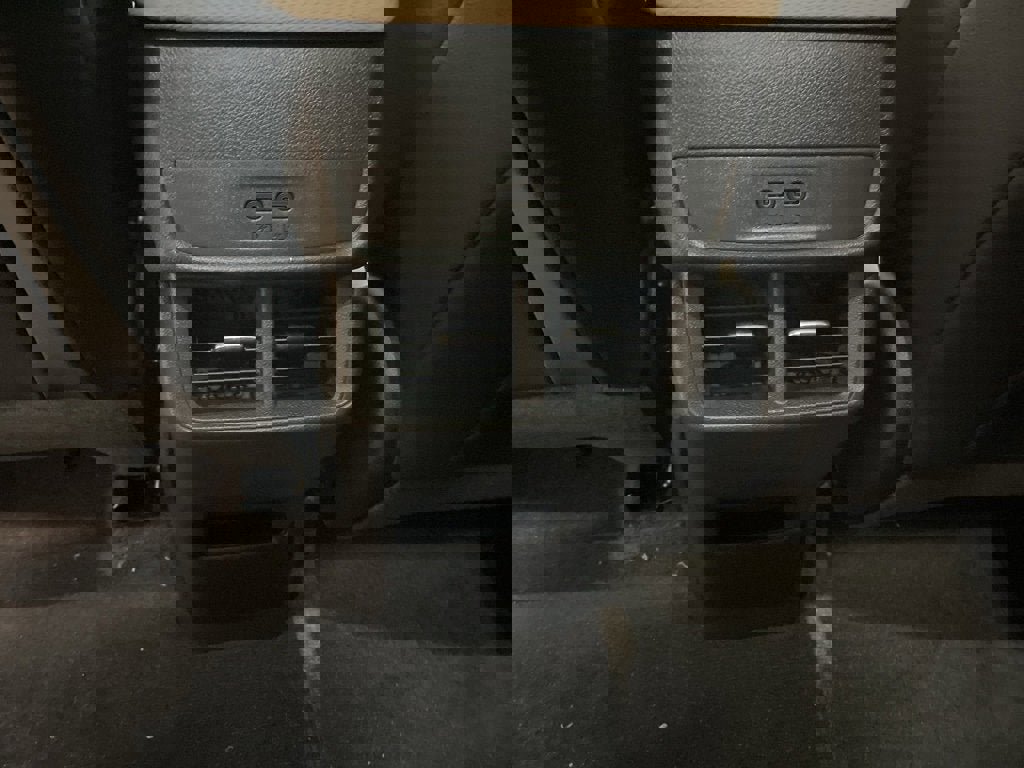 New 2025 Chevrolet Equinox ACTIV w/ Safety and Technology Package image 18