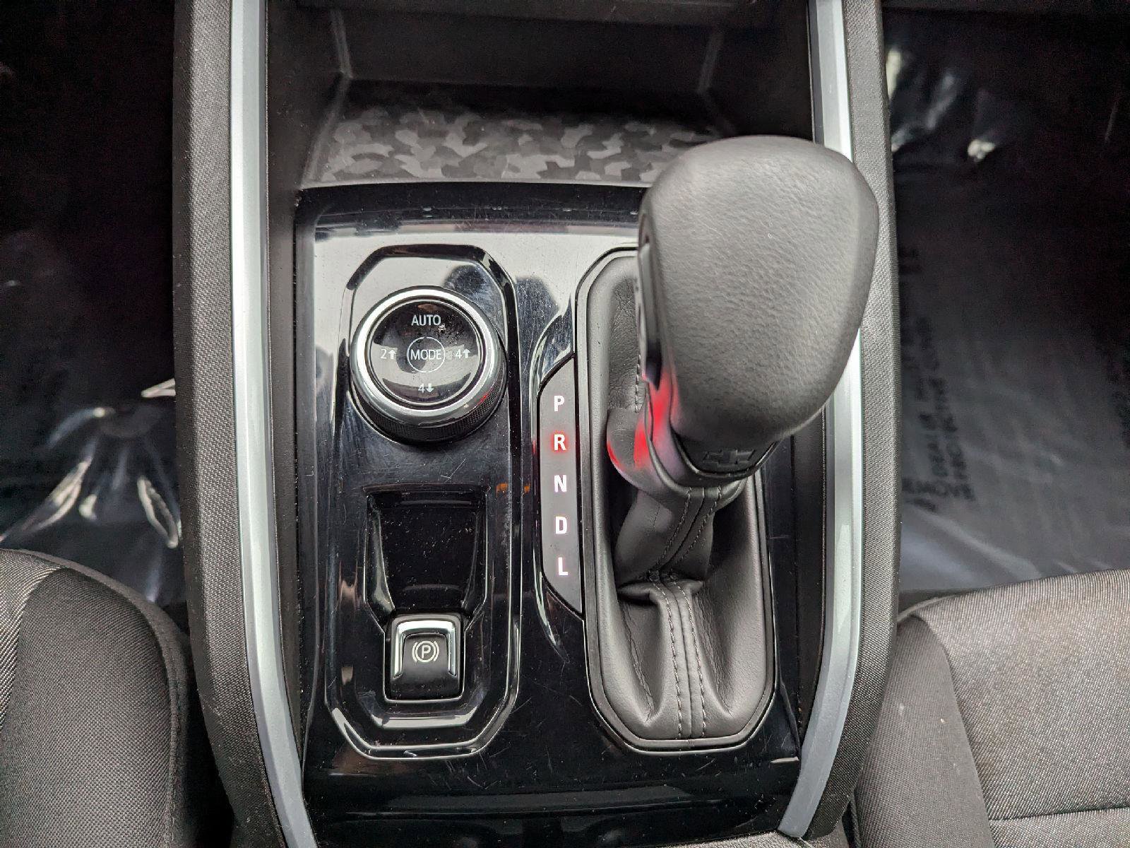 Used 2024 Chevrolet Colorado Trail Boss w/ Technology Package image 14