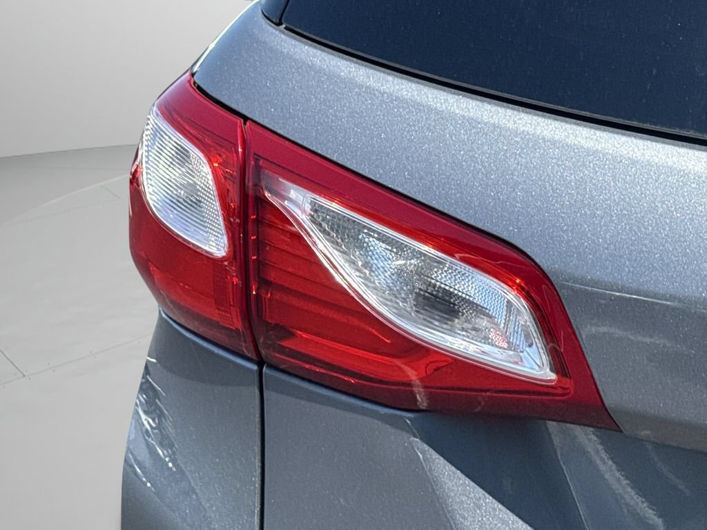 Used 2018 Chevrolet Equinox Premier FWD image 18