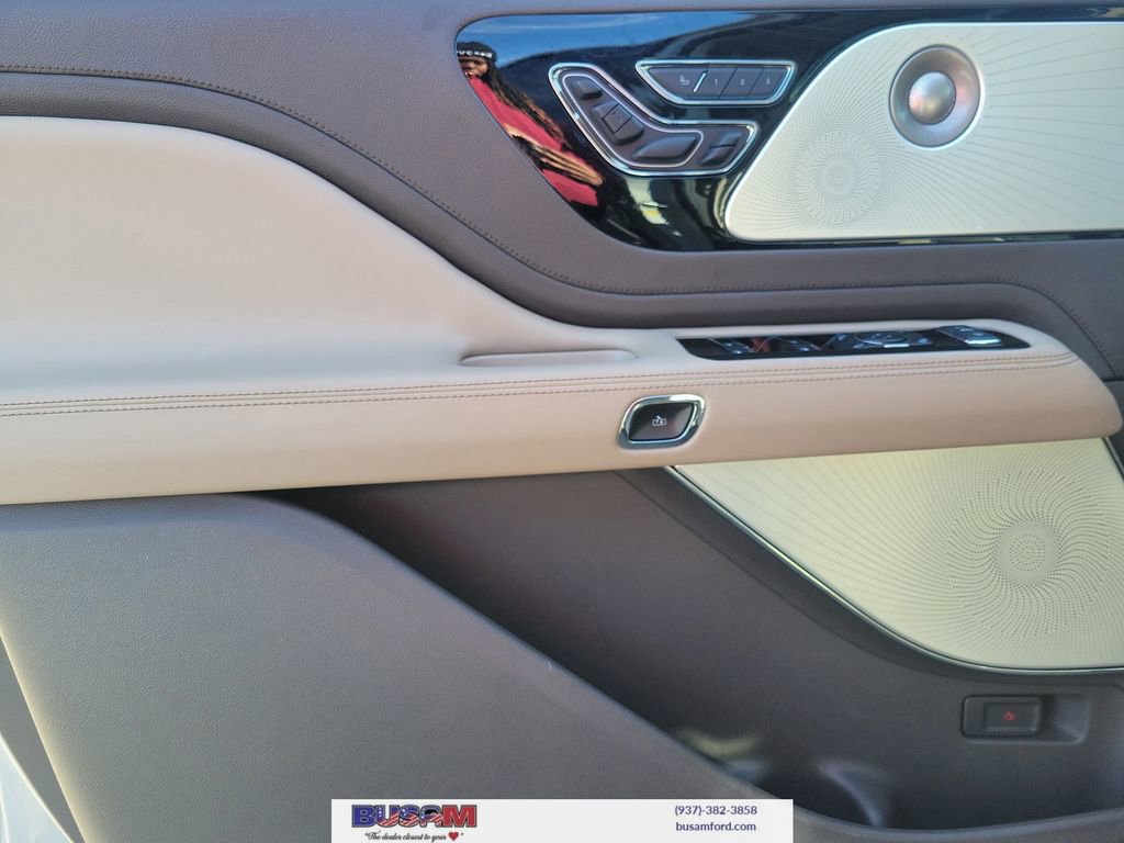 Used 2023 Lincoln Aviator Reserve w/ Equipment Group 201A image 19