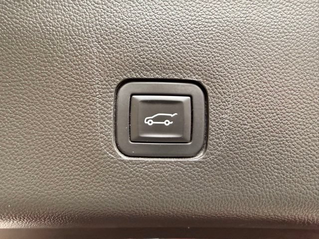 Used 2018 Chevrolet Traverse High Country AWD/4WD image 8