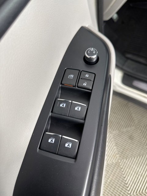 Used 2018 Toyota Highlander Limited Platinum image 24