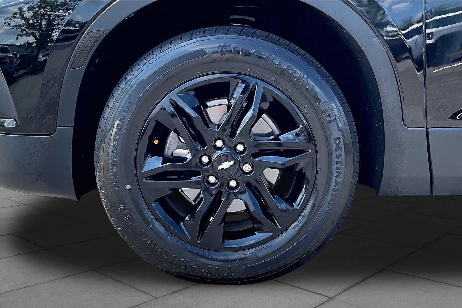 Used 2019 Chevrolet Blazer LT w/ Sound & Technology Package FWD image 11