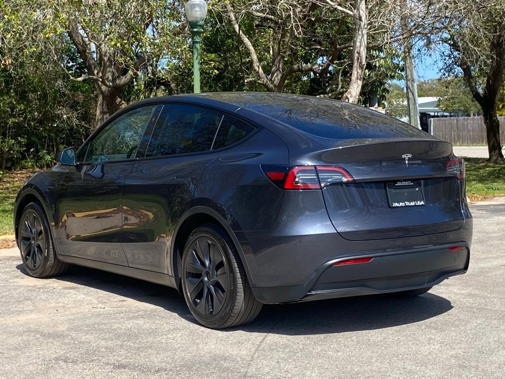 Used 2025 Tesla Model Y Long Range image 7