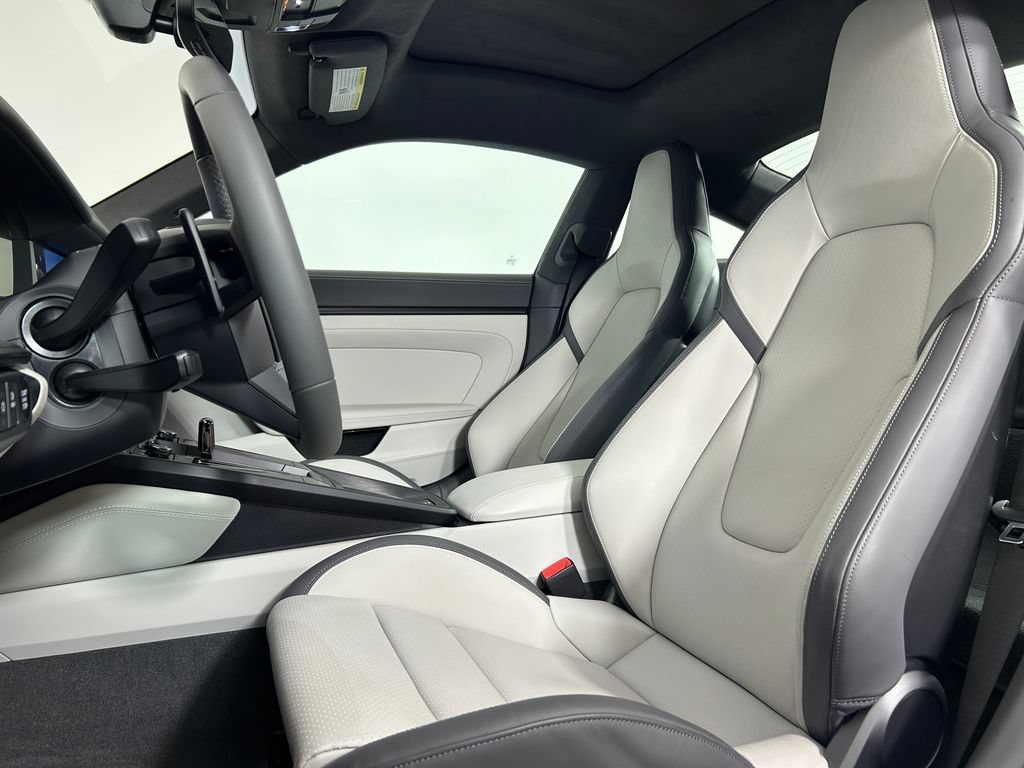 Certified 2025 Porsche 911 Carrera GTS RWD image 5