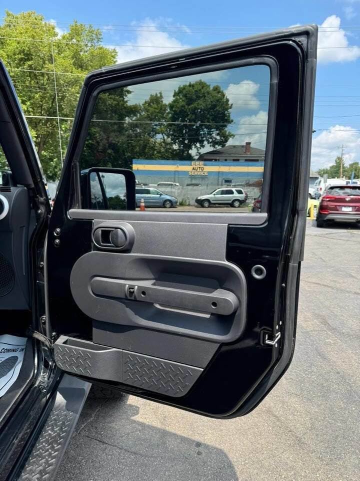 Used 2008 Jeep Wrangler Unlimited Sahara w/ Trailer Tow Group image 17