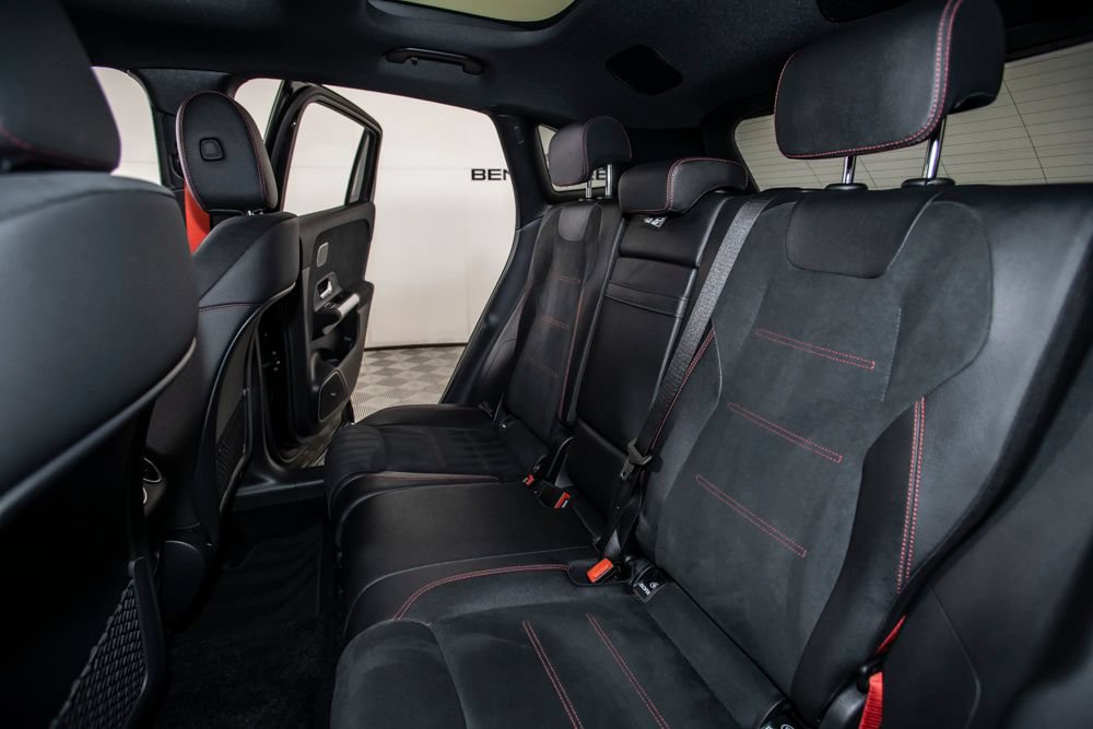 Used 2025 Mercedes-Benz GLA 35 AMG 4MATIC image 14