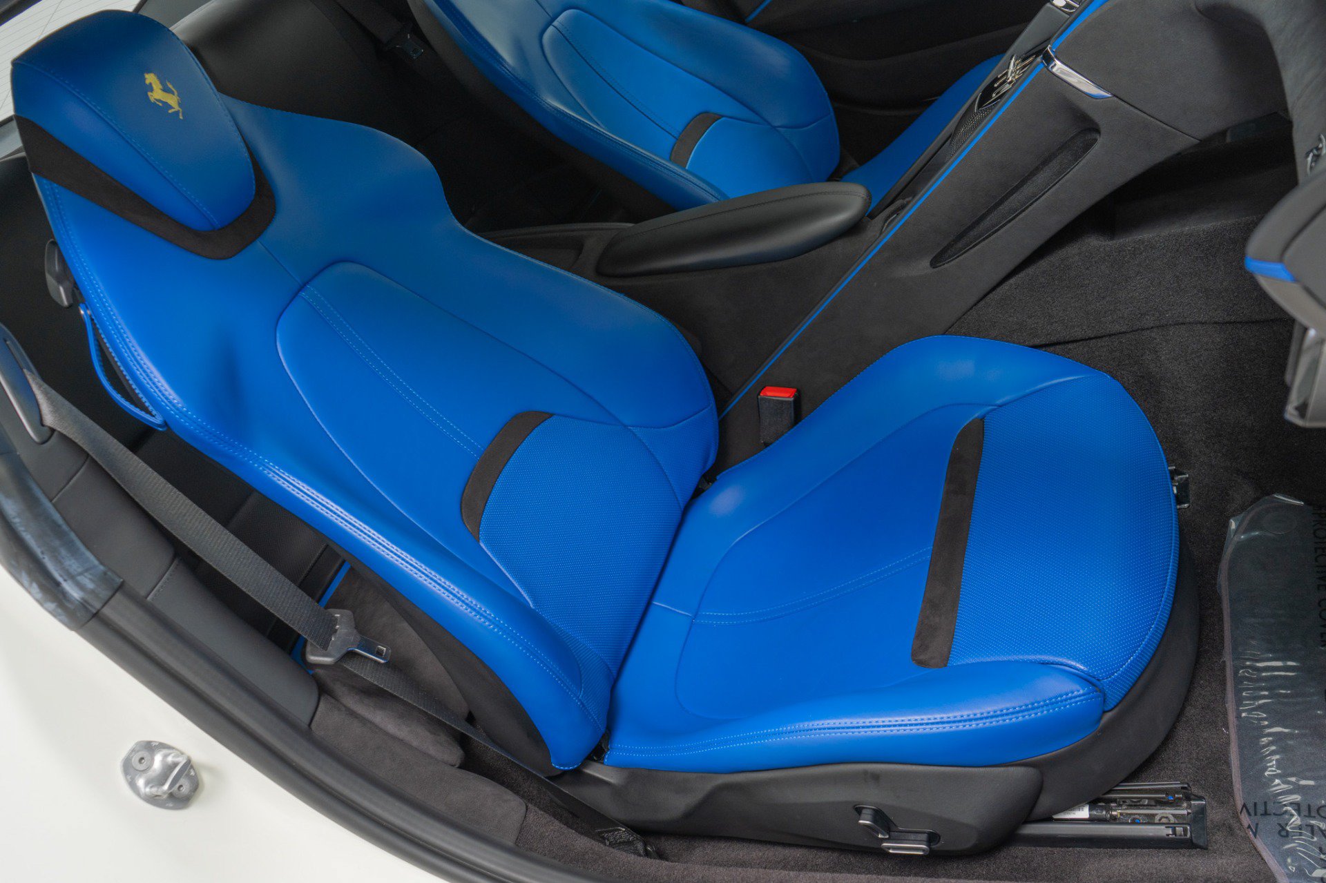 Used 2022 Ferrari Roma RWD image 25