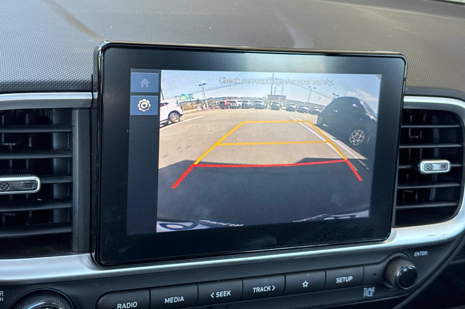 Used 2025 Hyundai Venue SEL FWD image 20