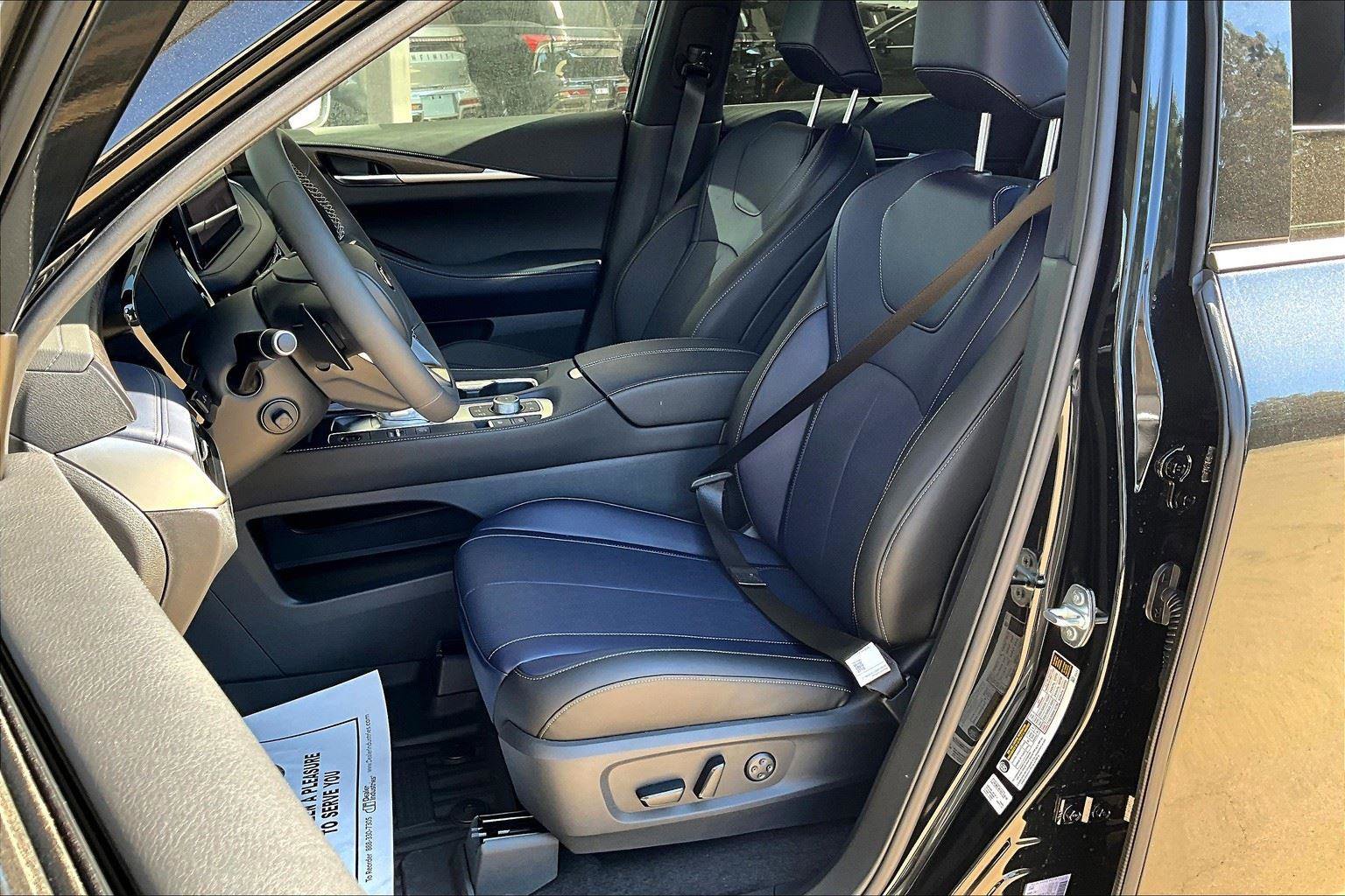 New 2026 INFINITI QX60 Sport image 17