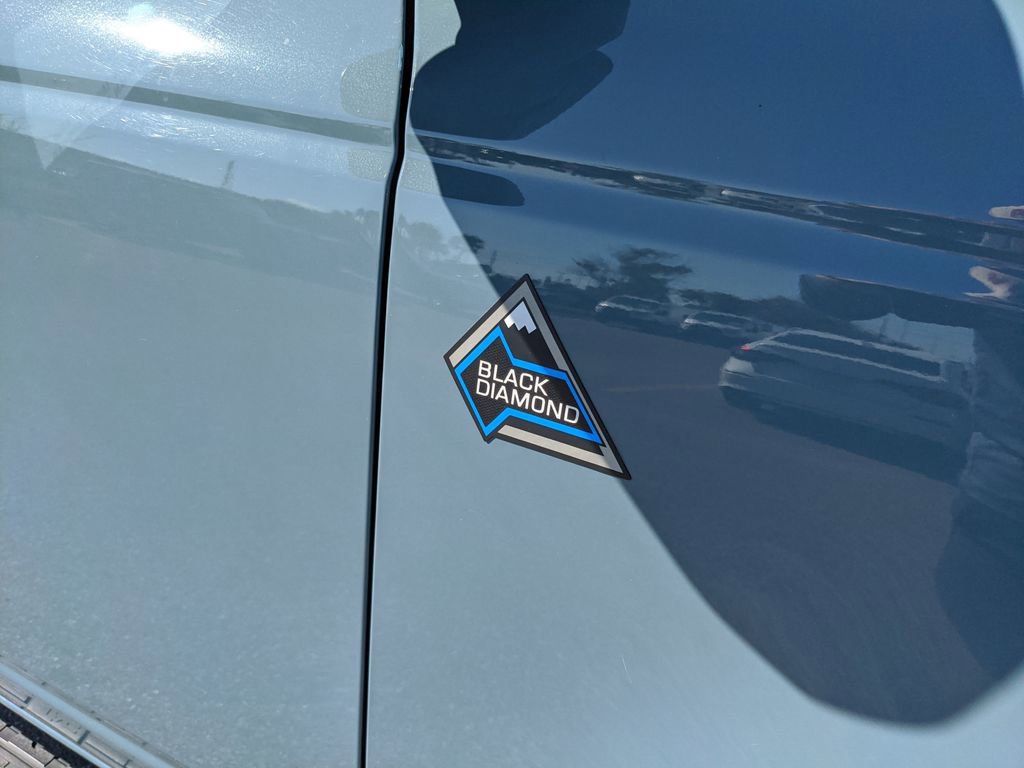 Certified 2022 Ford Bronco Black Diamond image 12