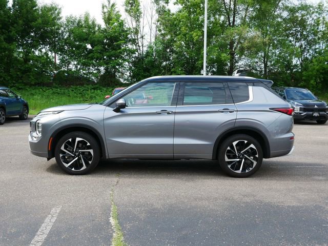 Used 2023 Mitsubishi Outlander SEL AWD/4WD image 3