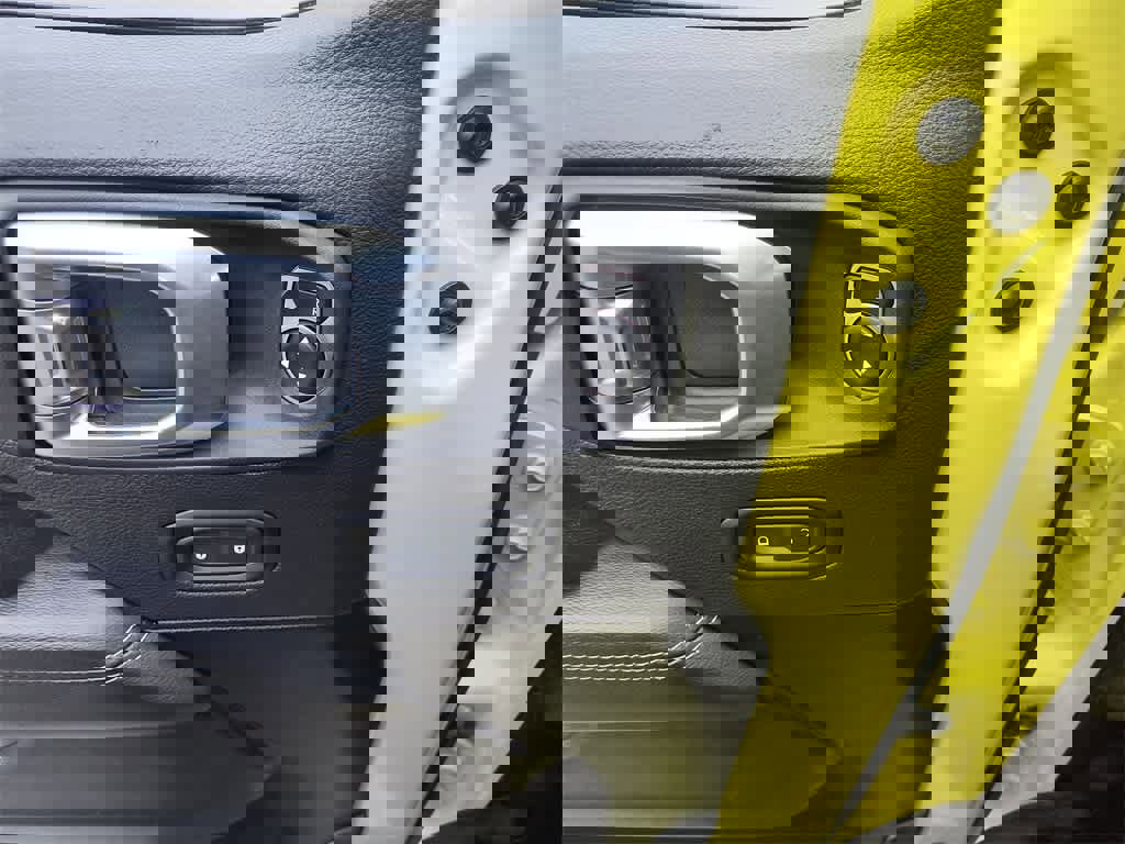 Used 2023 Jeep Wrangler Sahara image 13