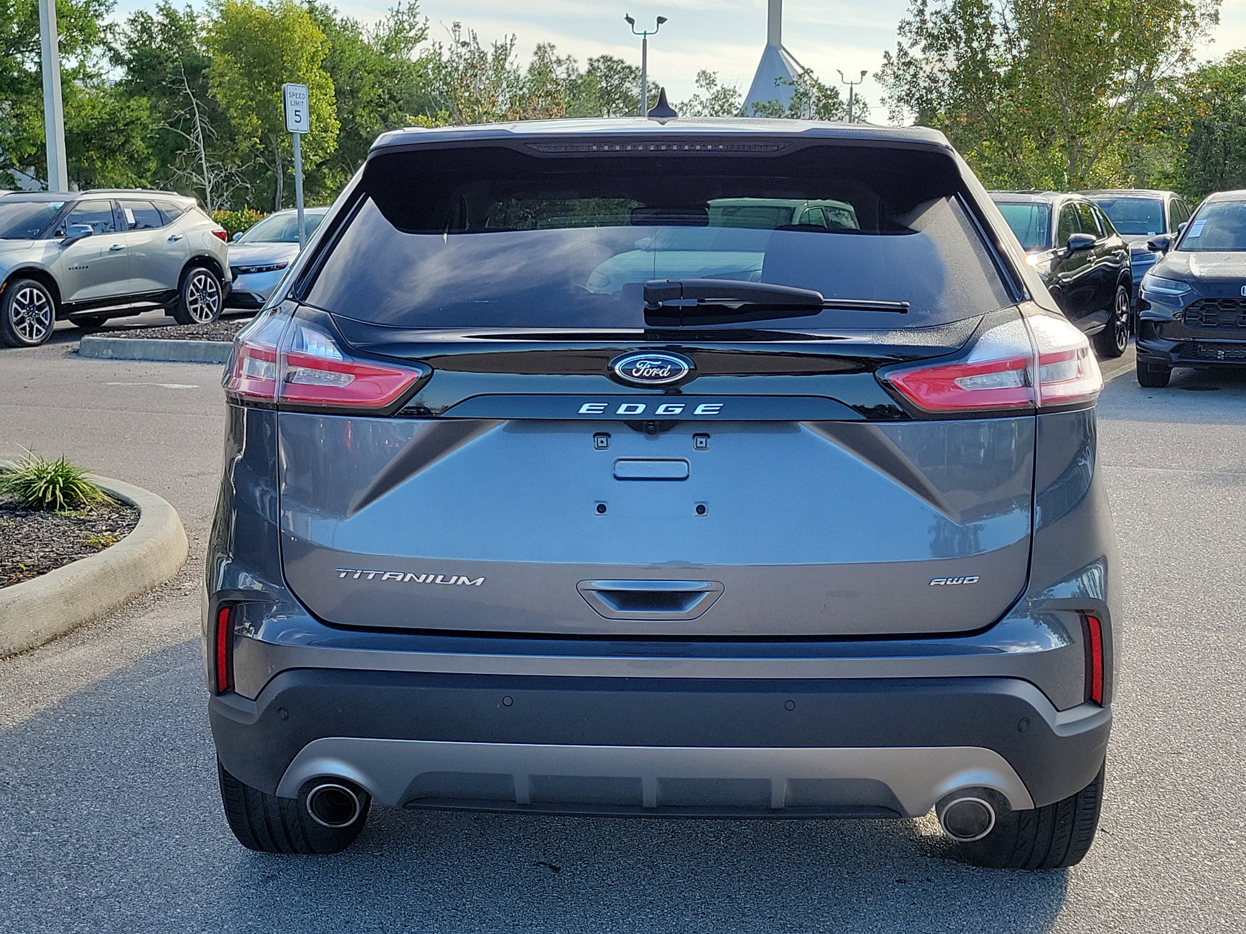 Used 2022 Ford Edge Titanium image 5