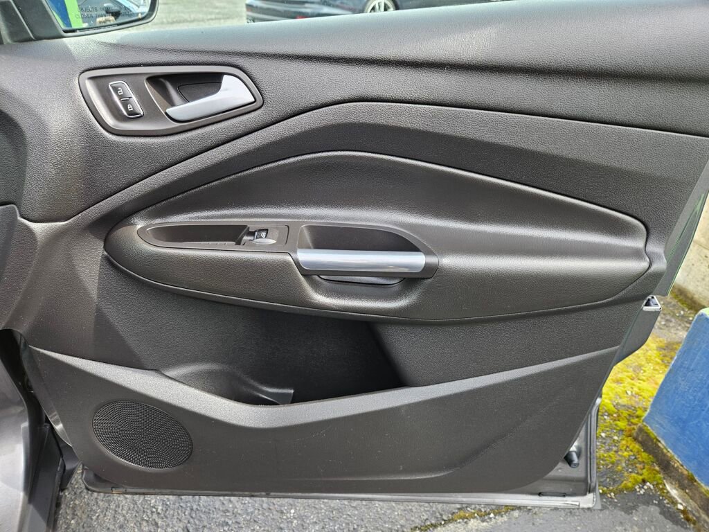 Used 2013 Ford Escape Titanium w/ Parking Technology Pkg image 12