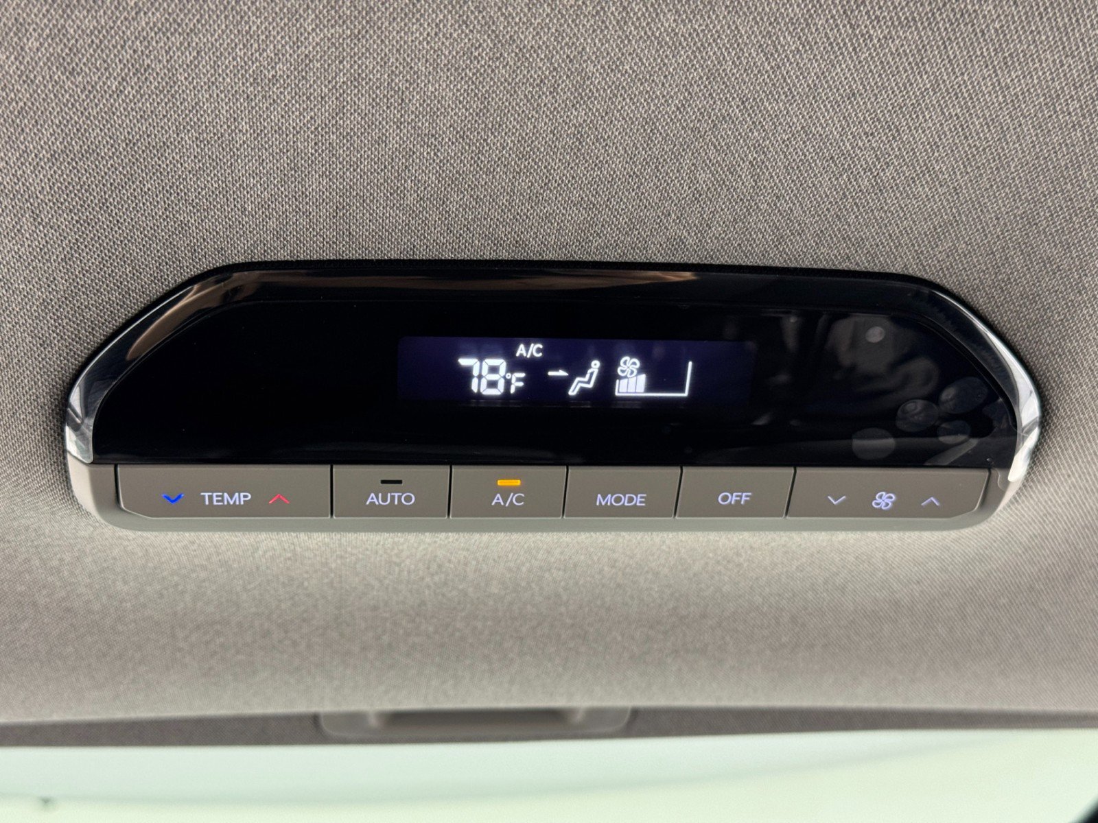 Used 2024 Kia EV9 Wind image 35