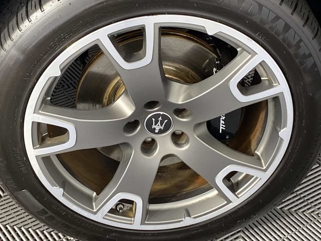 Used 2023 Maserati Levante GT AWD/4WD image 30