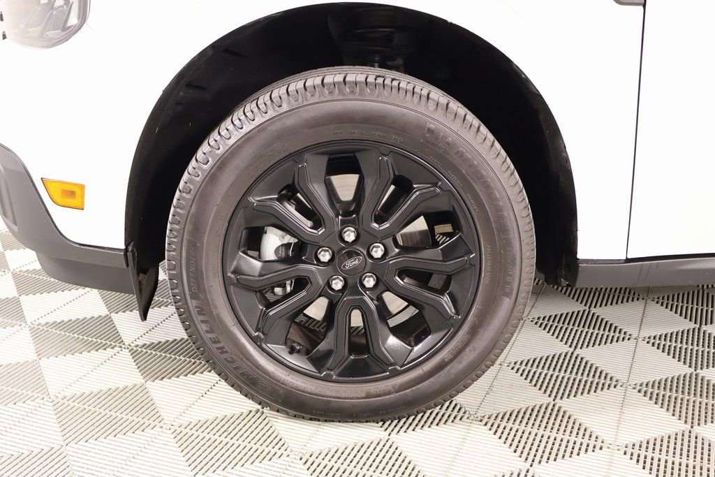 Used 2023 Ford Maverick Lariat w/ Lariat Luxury Package image 18