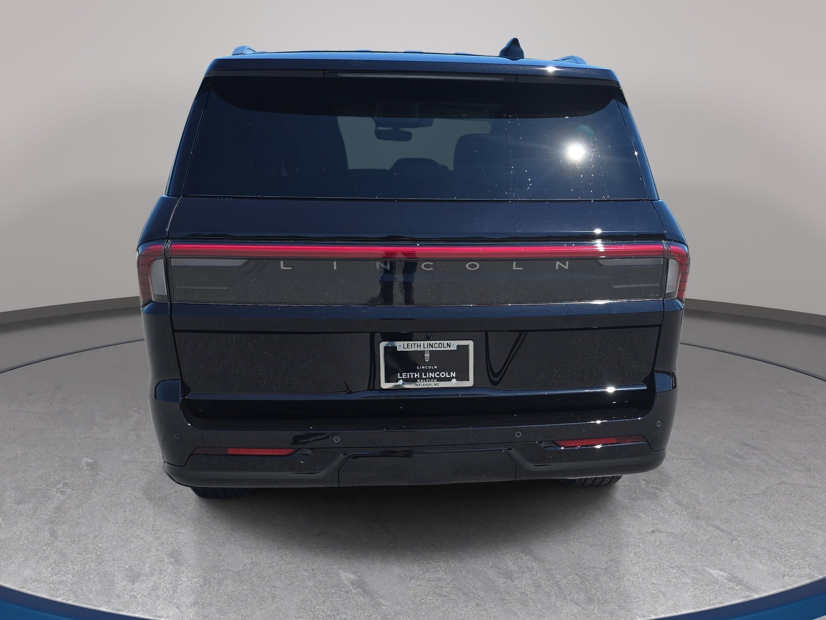New 2026 Lincoln Navigator Premiere AWD/4WD image 6