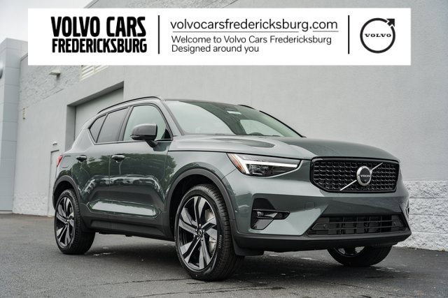 New 2026 Volvo XC40 B5 Ultra w/ Protection Package Premier