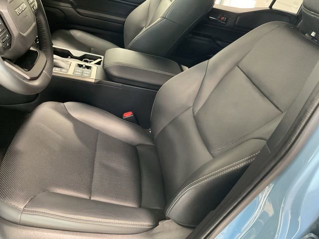 Used 2024 Toyota Land Cruiser Base image 11