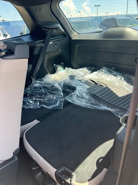 New 2026 Volvo XC90 T8 Plus w/ Protection Package Premier AWD/4WD image 29
