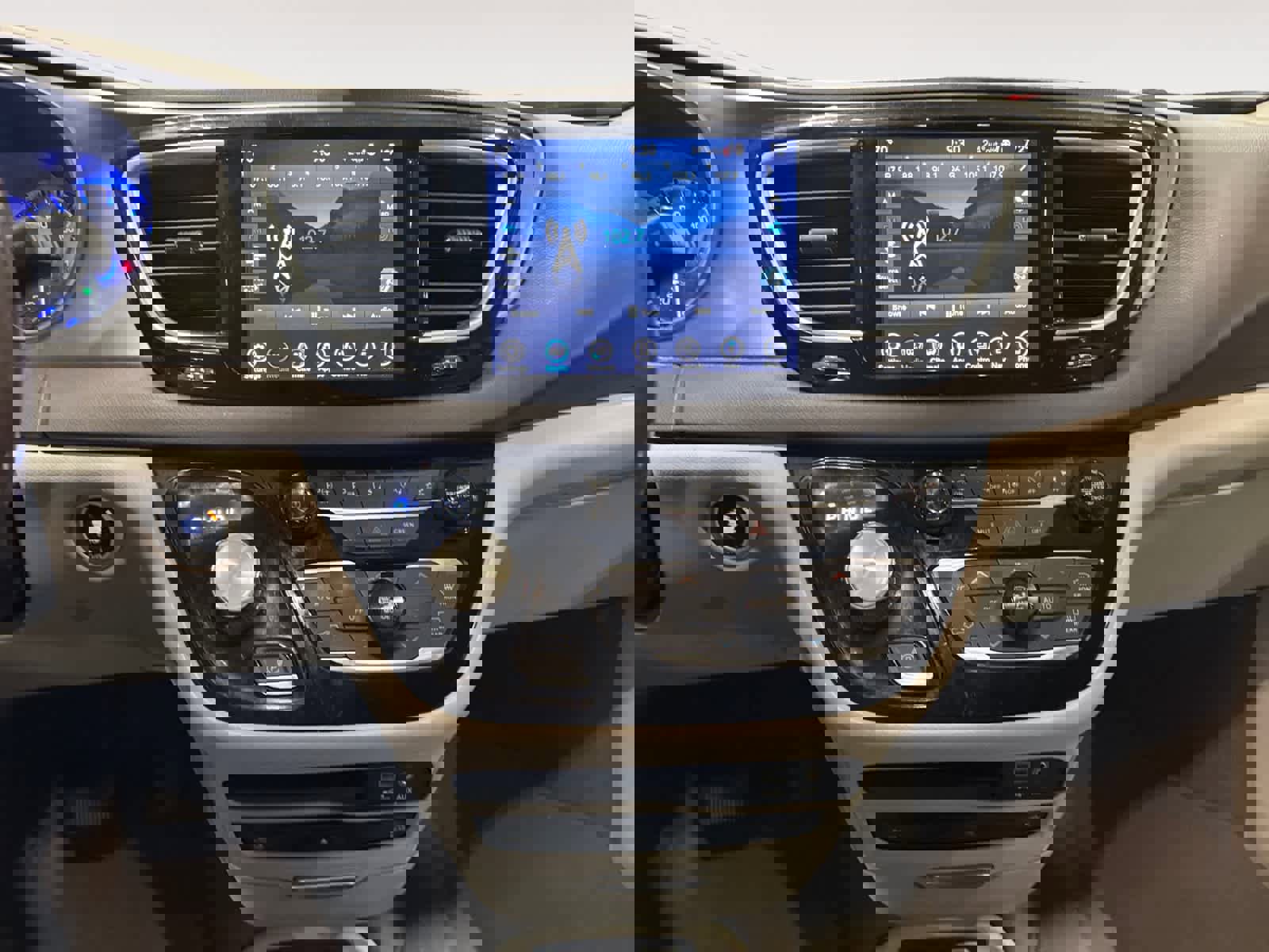 Used 2019 Chrysler Pacifica Touring-L Plus w/ Advanced Safetytec Group image 11